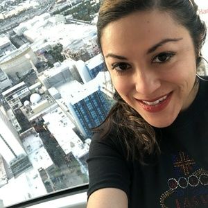 Meet your Posher, Yola